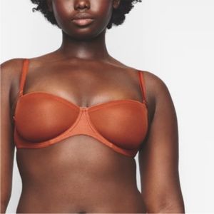 SKIMS Ultrafine Mesh Underwire Bra in Chile NWT